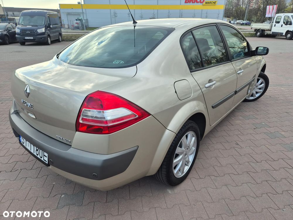 Renault Megane 1.6 16V Luxe Privilege - 5