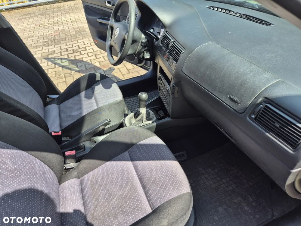 Volkswagen Golf - 10