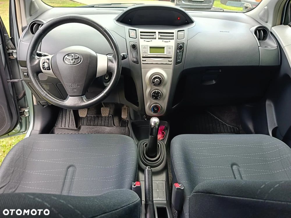 Toyota Yaris 1.3 VVT-i Sol - 7