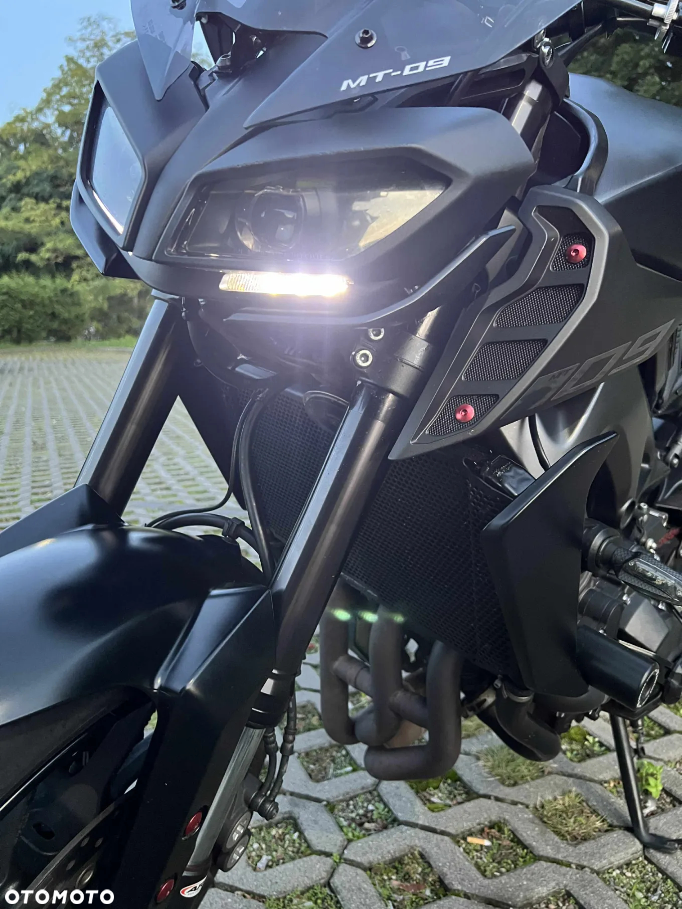 Yamaha MT - 27