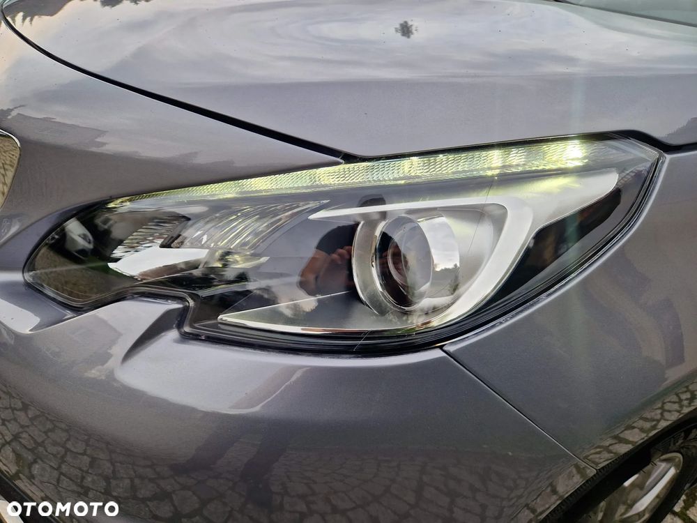 Peugeot 2008 1.2 Pure Tech Style - 5