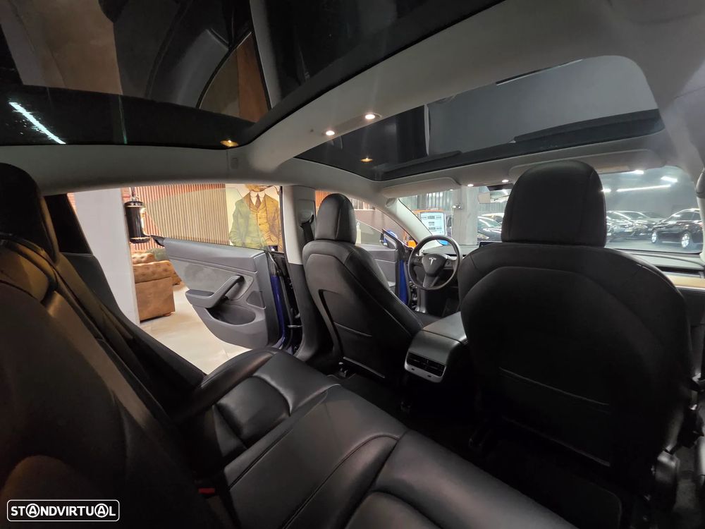 Tesla Model 3 - 11