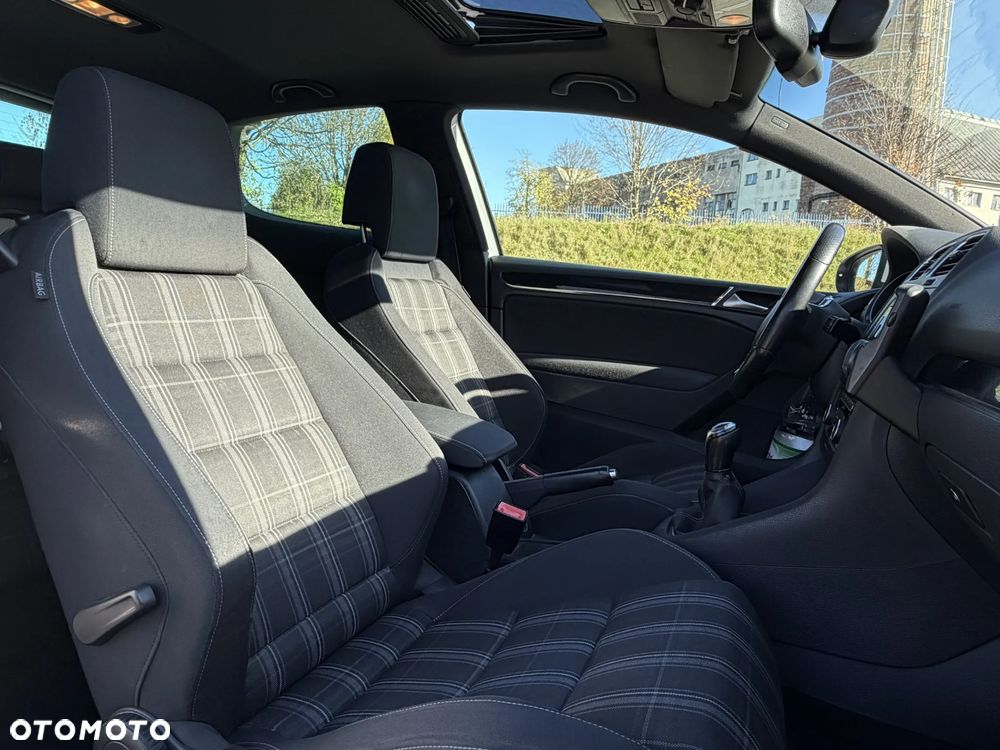 Volkswagen Golf VI 2.0 TDI GTD - 12
