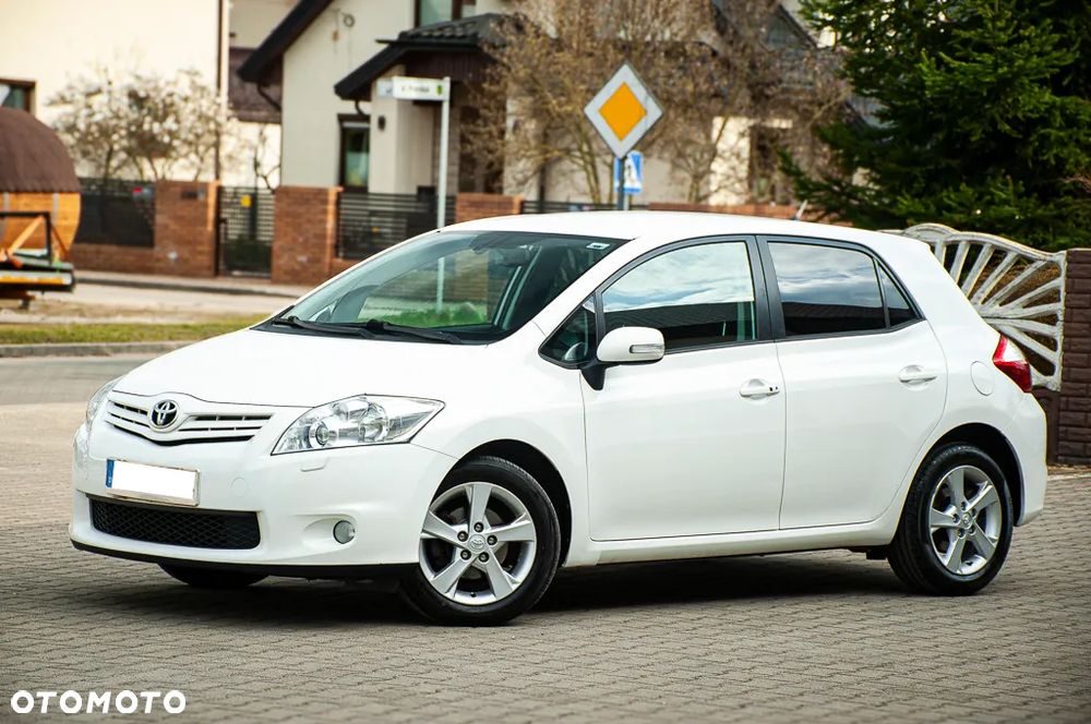 Toyota Auris 1.6 Executive - 4