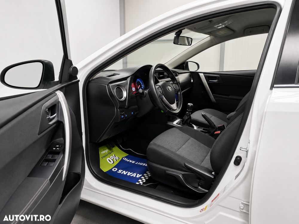 Toyota Auris 1.4 D-4D Luna - 7