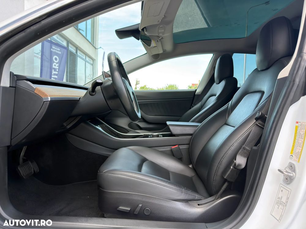 Tesla Model 3 - 12