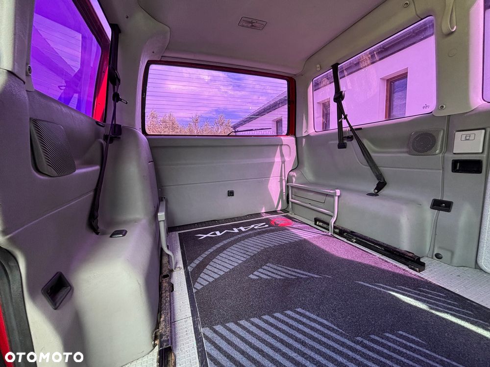 Volkswagen Multivan - 21