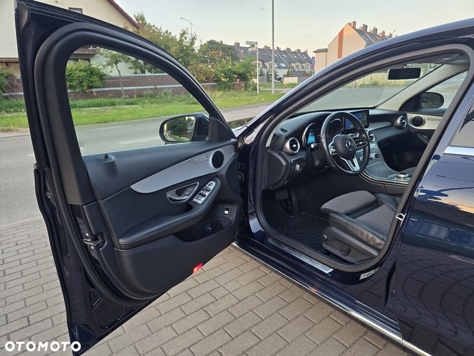 Mercedes-Benz Klasa C 220 d 9G-TRONIC - 30