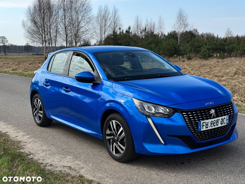 Peugeot 208 - 1