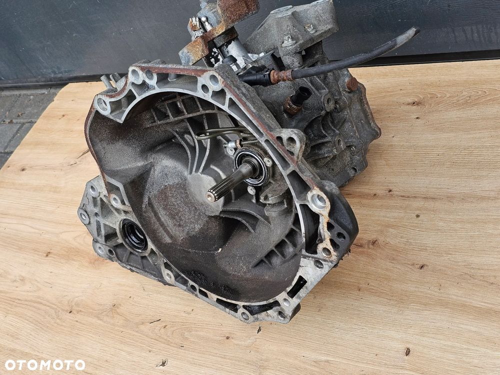 SKRZYNIA BIEGÓW OPEL ZAFIRA B VECTRA C 1.8 Z18XER F17 C394 55355489 649354685 - 3