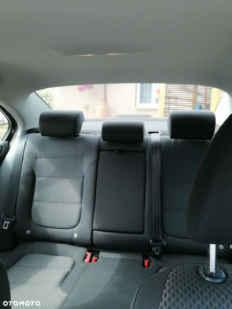 Volkswagen Jetta 1.6 TDI Comfortline - 9