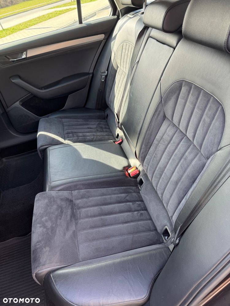 Skoda Superb 2.0 TDI Ambition DSG - 13