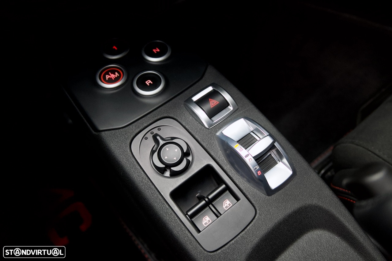 Alfa Romeo 4C 1750 TBi - 26