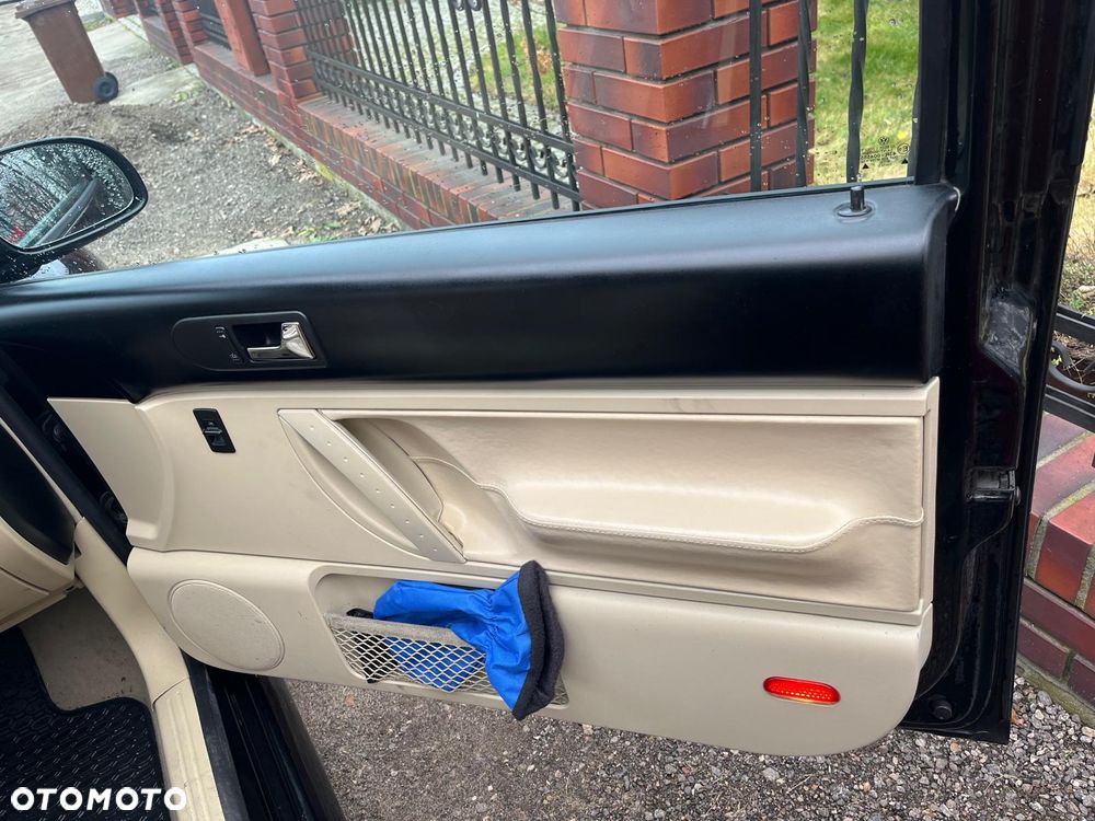 Volkswagen New Beetle 2.0 - 12