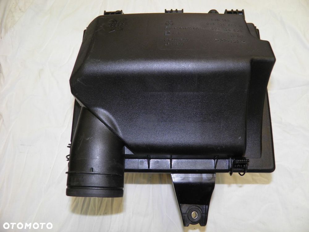 T4 TRANSPORTER 96- 2.4D OBUDOWA FILTRA POWIETRZA - 1