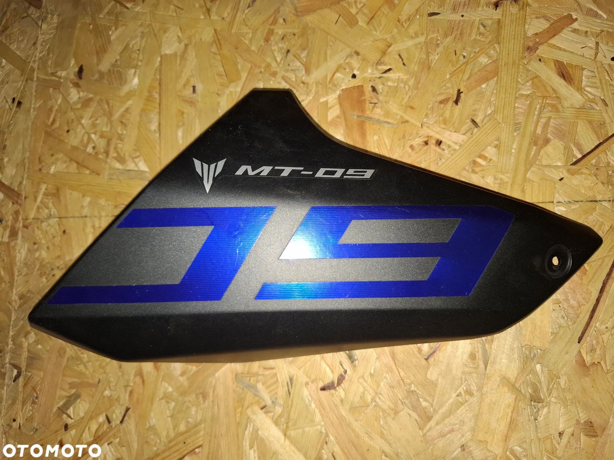 Yamaha MT09 owiewka boczek bok osłona - 1