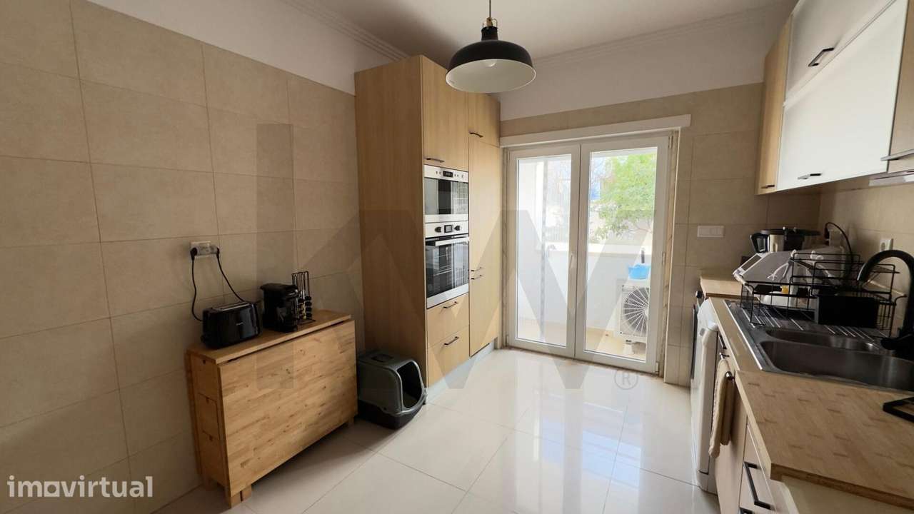 Apartamento T2 com 88 m2 em Belas, Sintra - com arrecadação e vaga de - Grande imagem: 4/10