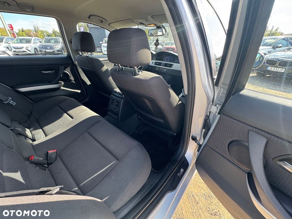 BMW Seria 3 318d Sport Line - 6