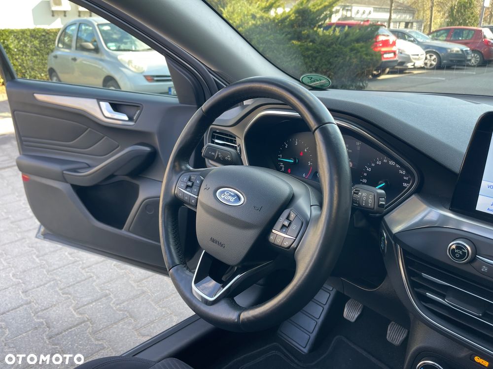 Ford Focus - 32