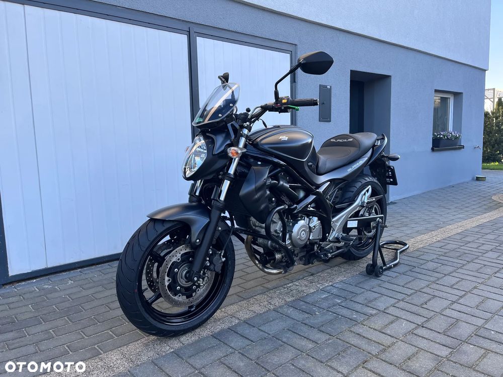 Suzuki Gladius - 5