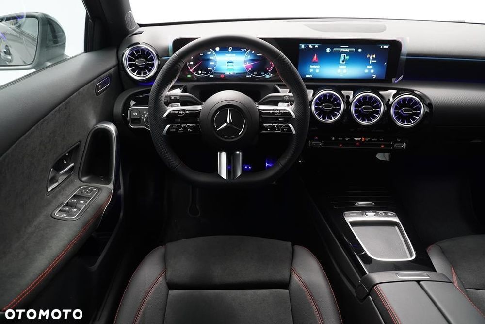 Mercedes-Benz Klasa A 200 AMG Line 7G-DCT - 22