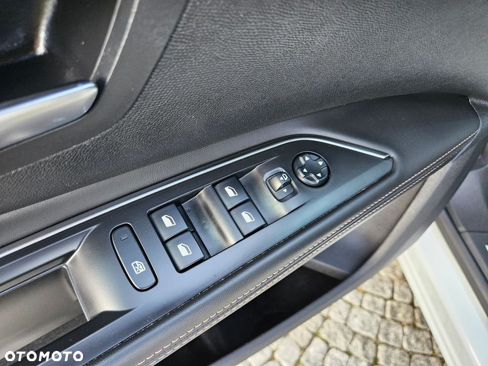 Peugeot 5008 1.6 BlueHDi Style 7os - 21