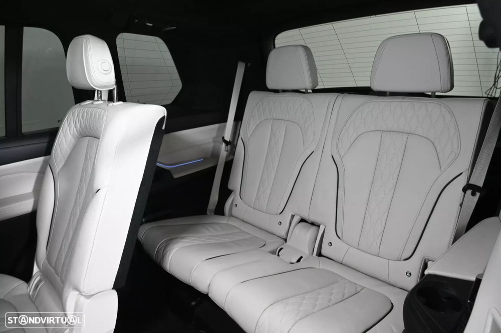 BMW X7 - 16