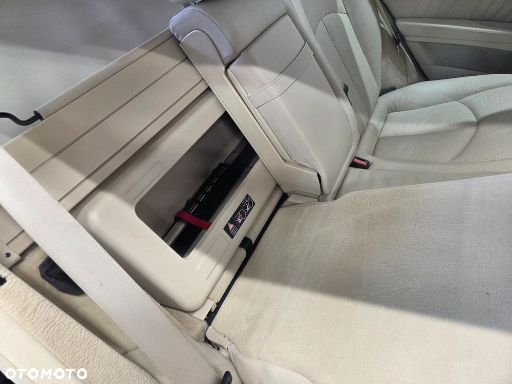 Mercedes-Benz Klasa E 320 CDI T Avantgarde - 28