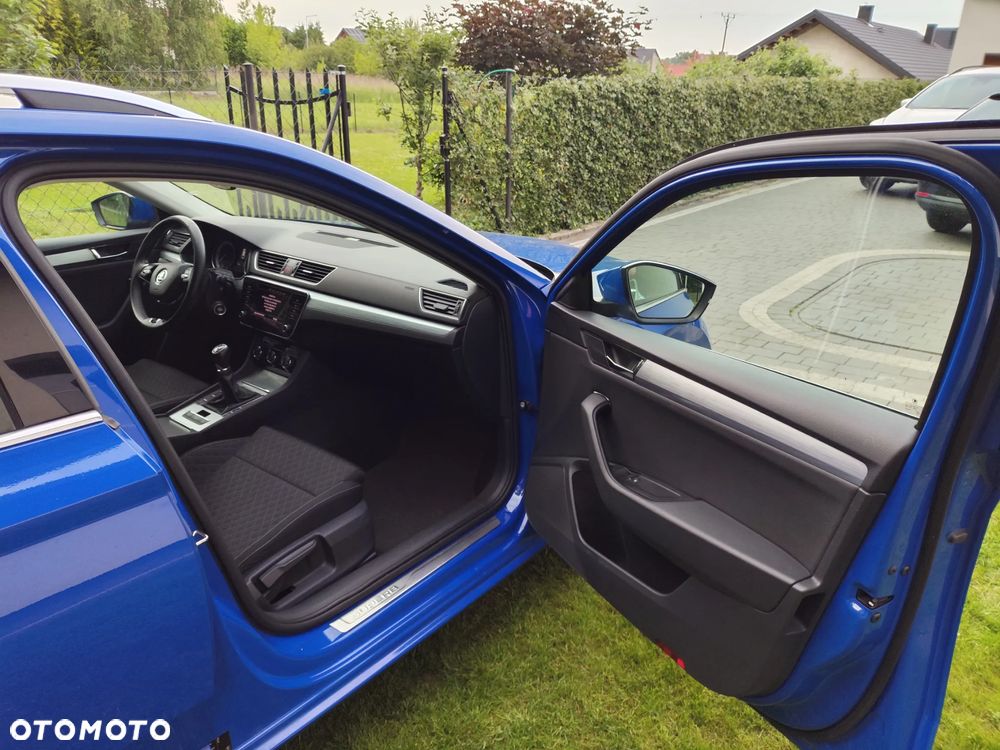 Skoda Superb 2.0 TDI SCR Ambition - 14