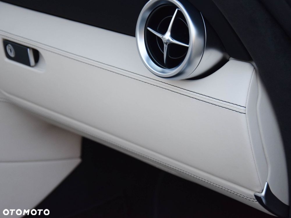 Mercedes-Benz SLS SPEEDSHIFT DCT - 19