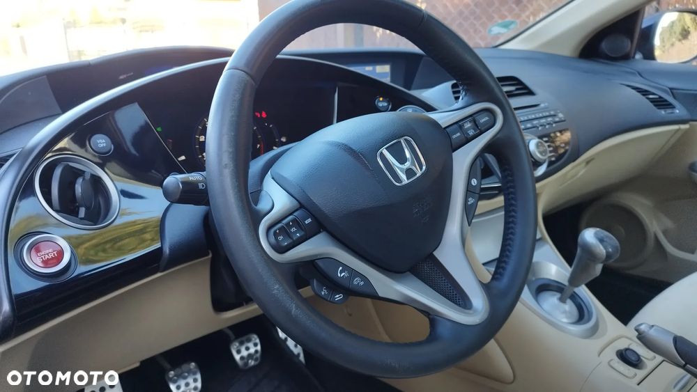 Honda Civic 1.8 Executive NAVI - 20