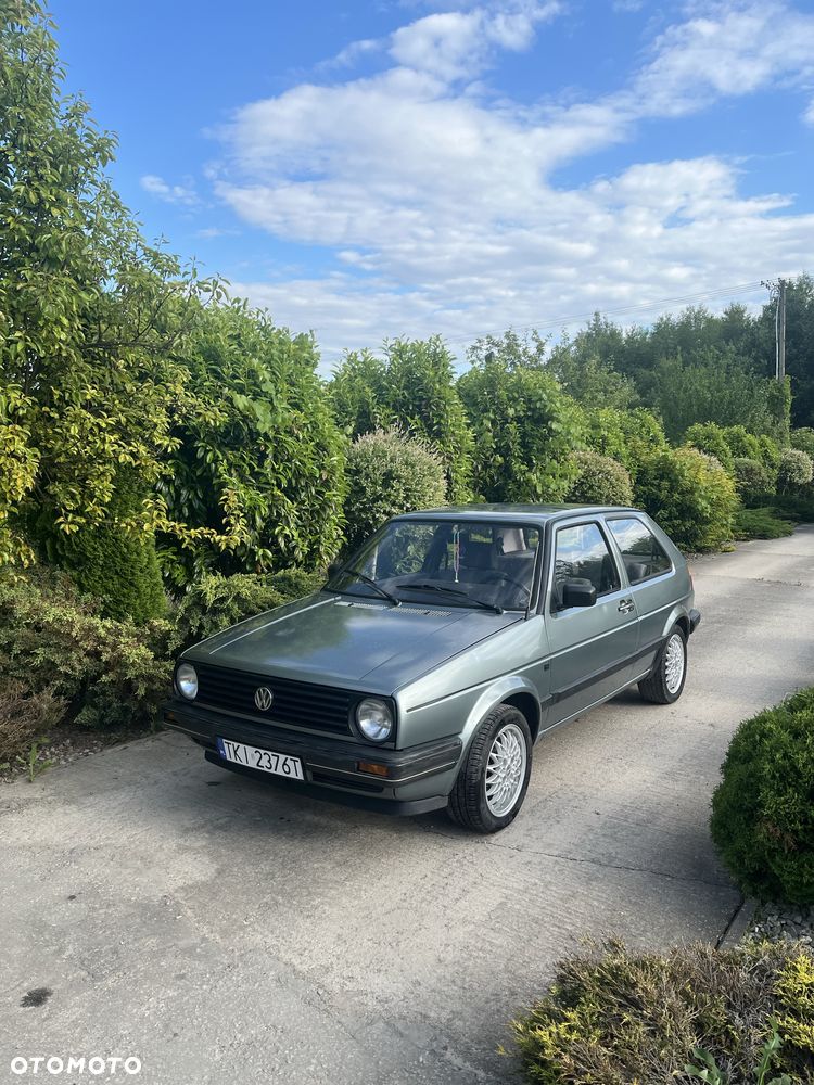 Volkswagen Golf - 2