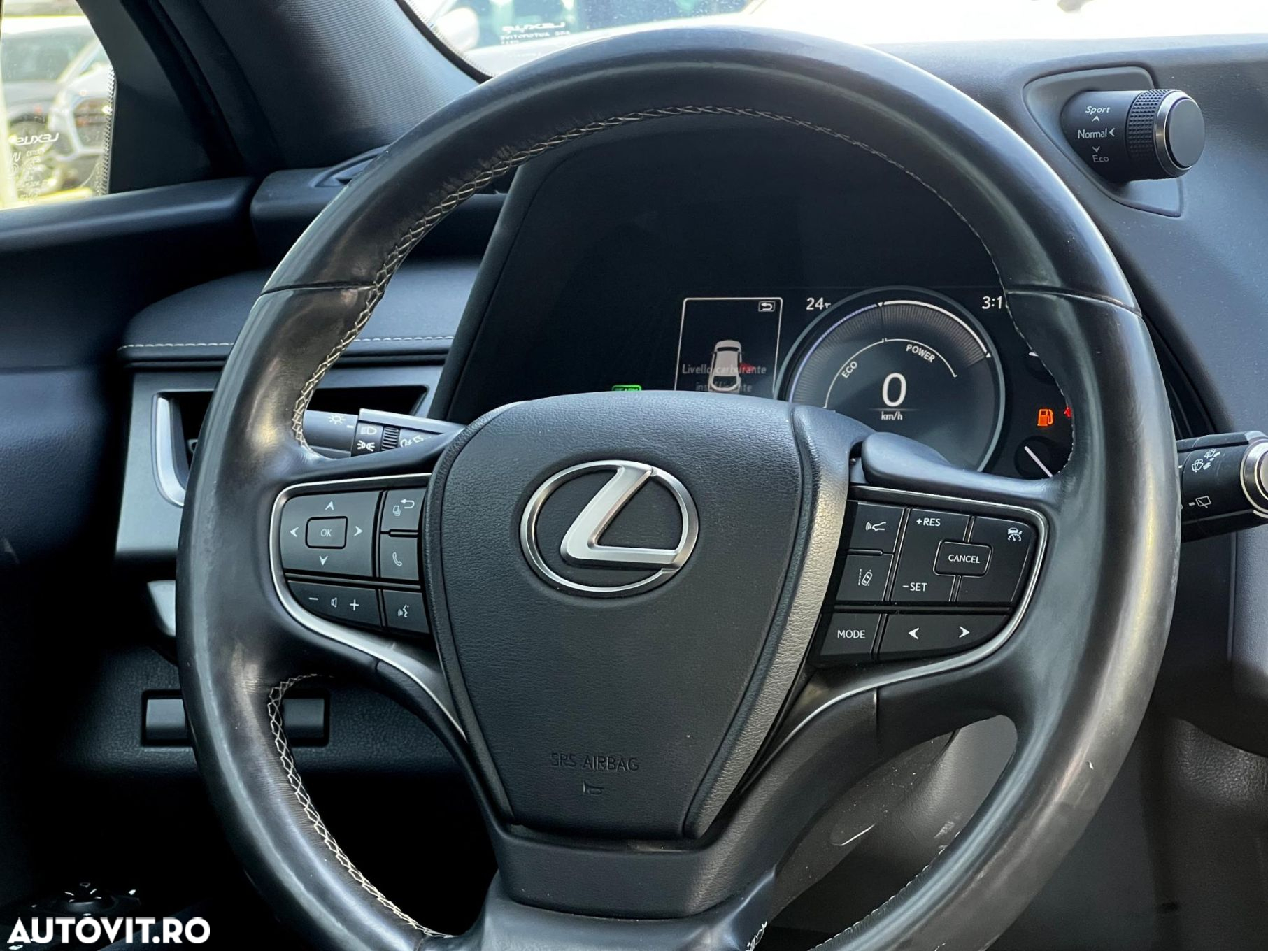 Lexus UX - 9
