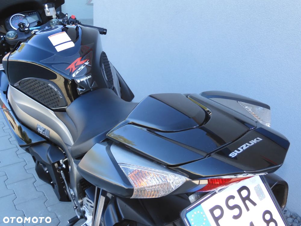 Suzuki GSX-R - 35