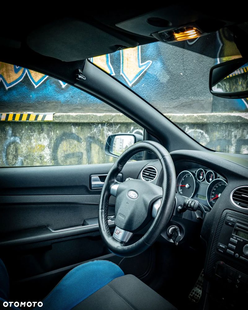 Ford Focus ST - 15