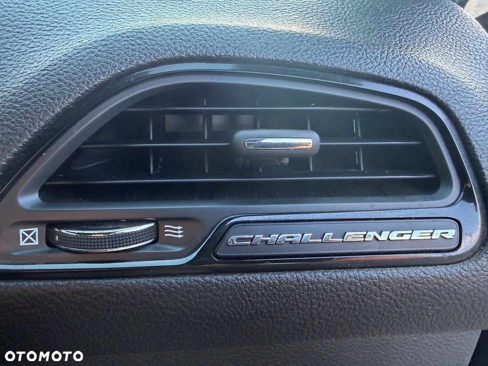 Dodge Challenger - 29