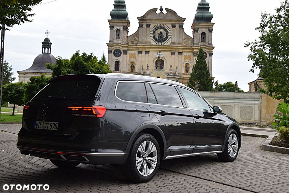 Volkswagen Passat Alltrack 2.0 TDI SCR DSG 4Motion - 10