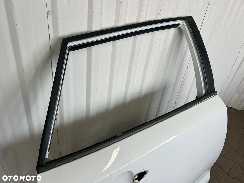 TOYOTA COROLLA E21 KOMBI 2019- DRZWI PRAWE TYLNE TYŁ LISTWA ZGARNIAJĄCA RAMKA NAKŁADKA SŁUPKA NA SŁUPEK - 5