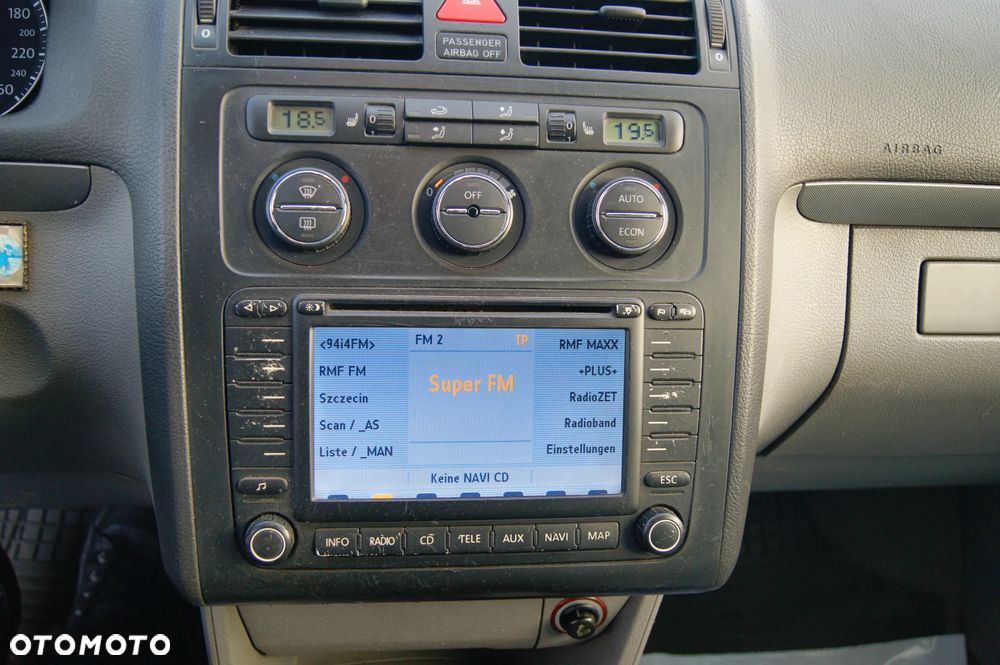 Volkswagen Touran 2.0 TDI Highline - 22