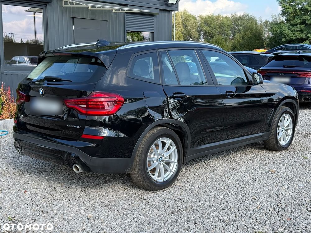 BMW X3 xDrive20i Advantage - 10
