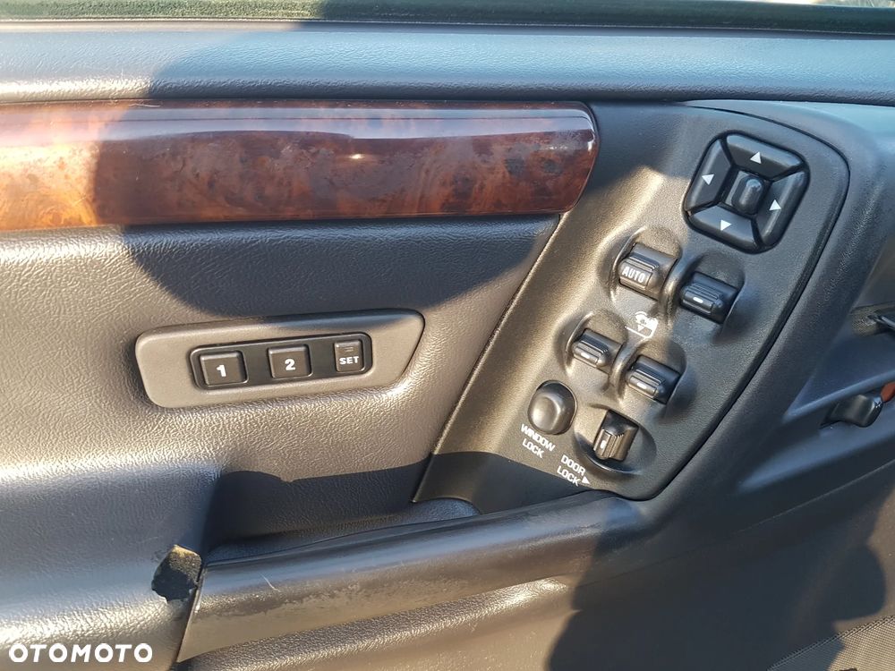 Jeep Grand Cherokee - 20