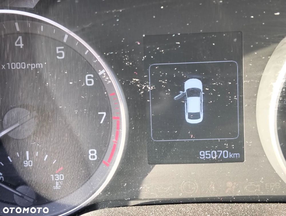 Hyundai Elantra 1.6 Comfort - 10