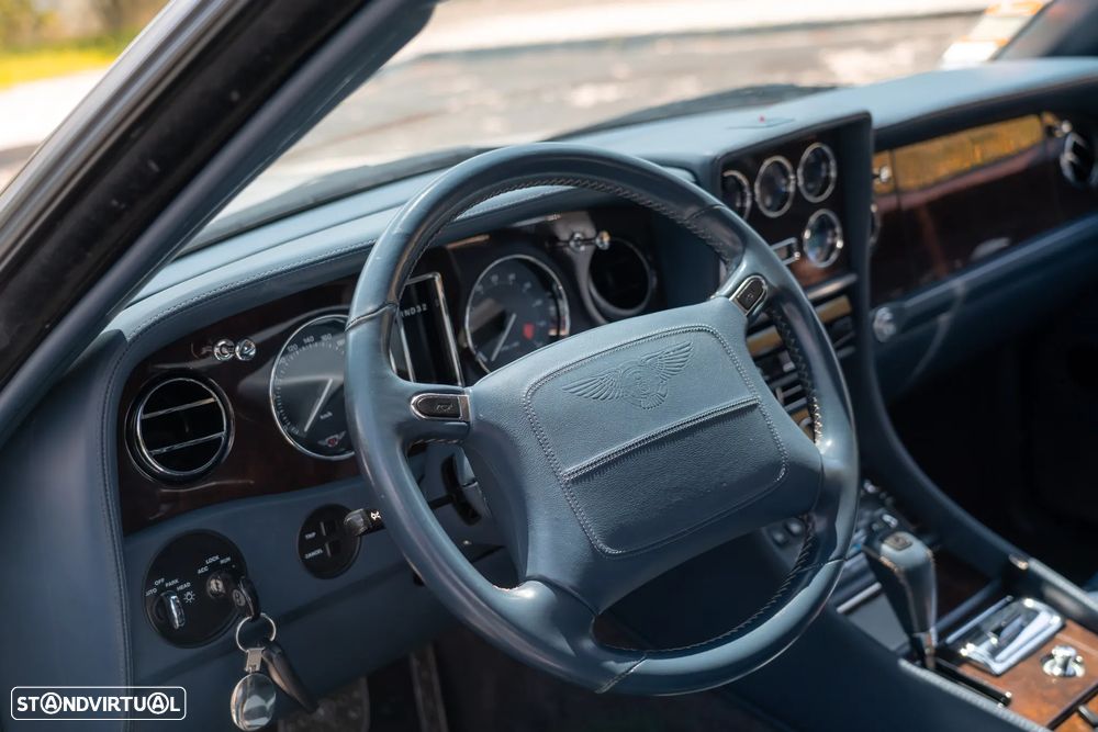 Bentley Azure Mulliner - 16