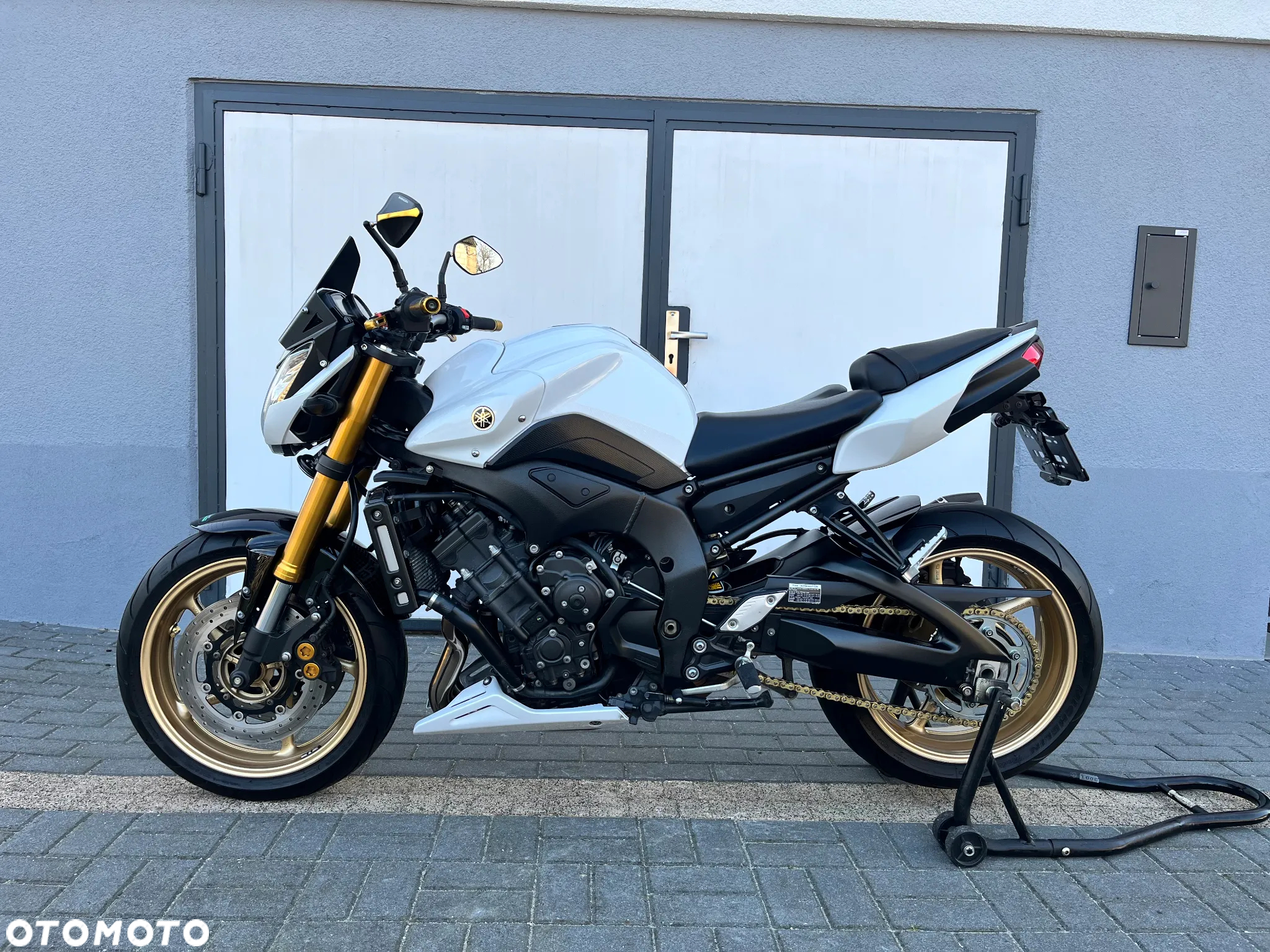 Yamaha FZ8 - 6