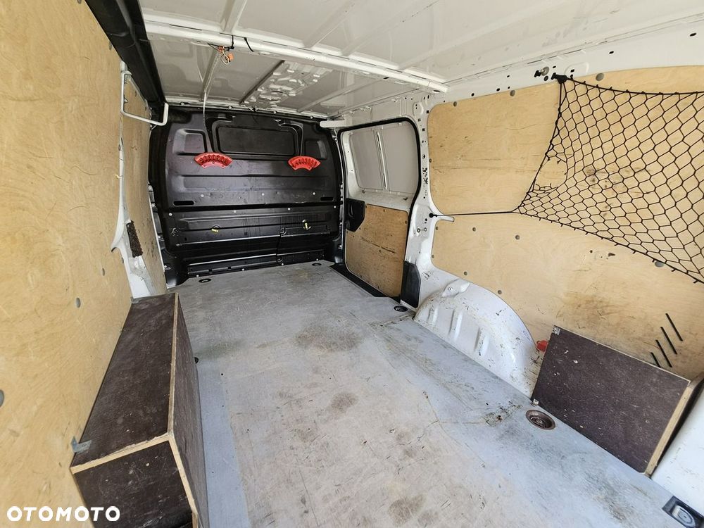 Opel Vivaro - 31