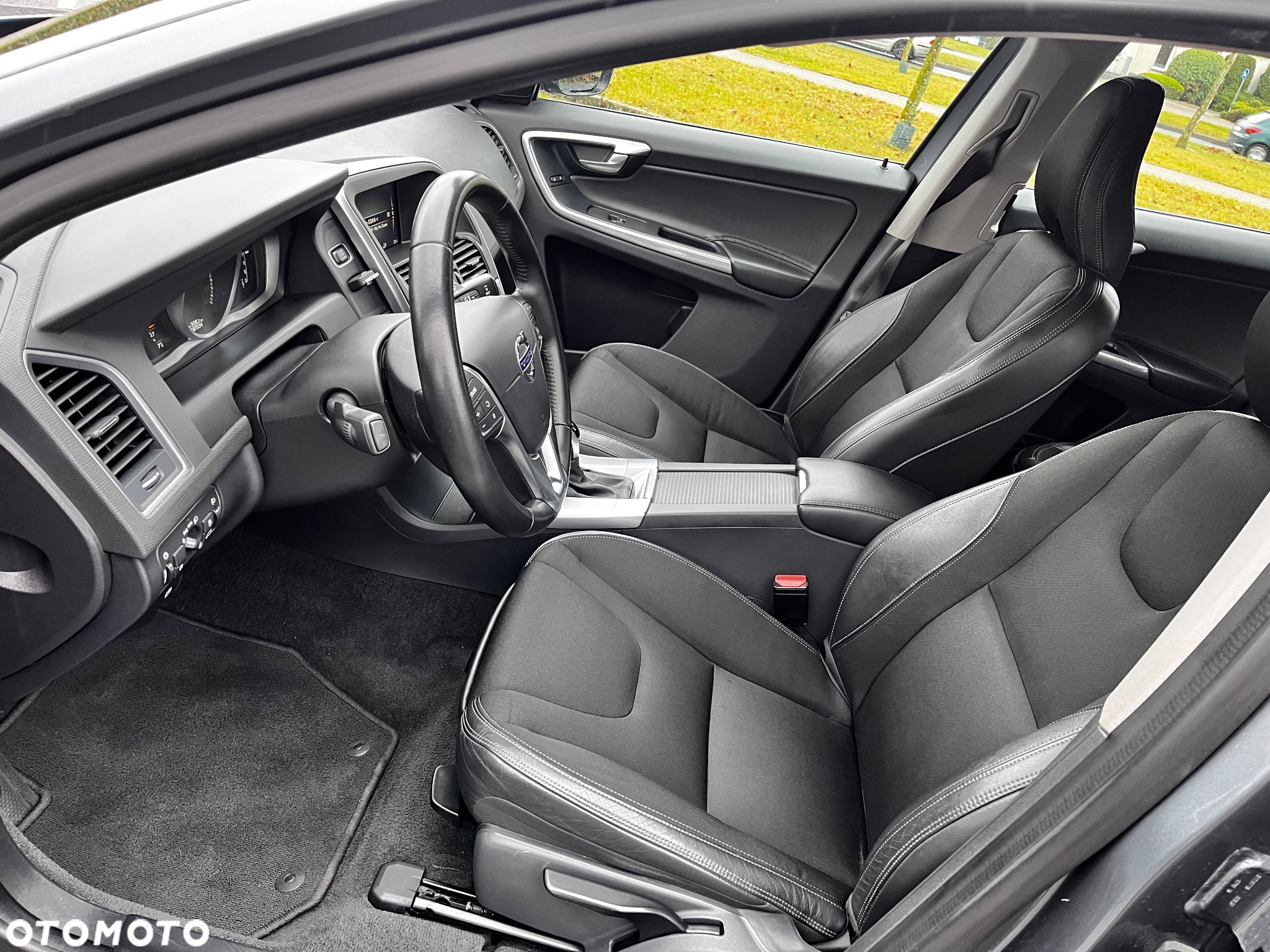 Volvo XC 60 D3 Drive-E Momentum - 21
