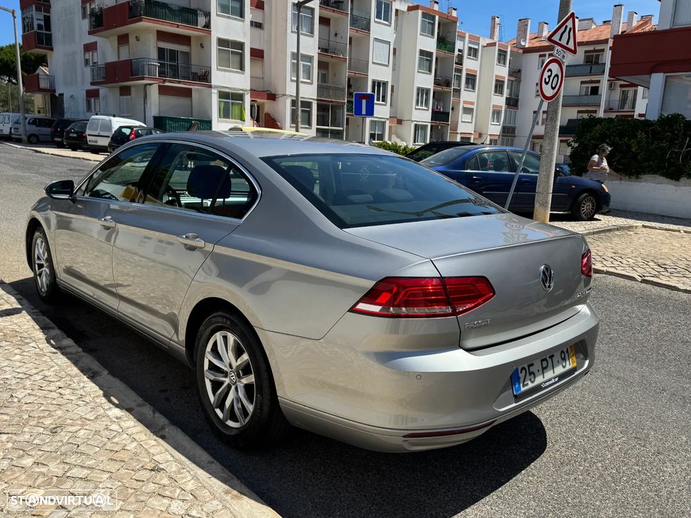 VW Passat 2.0 TDI Confortline - 10