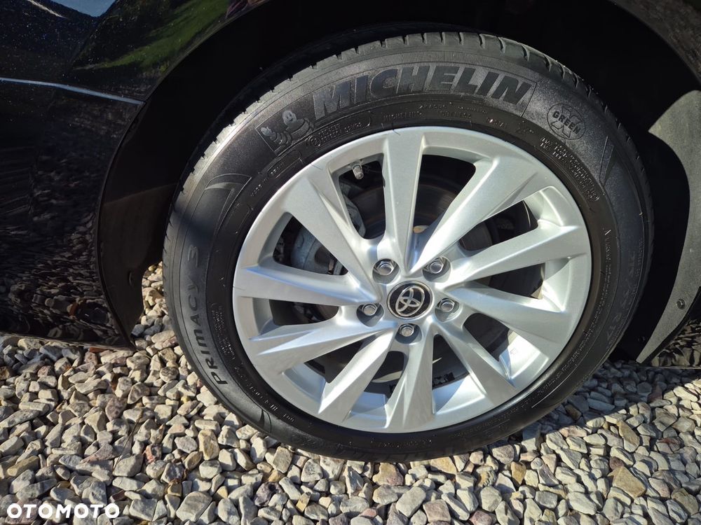 Toyota Camry 2.5 Hybrid Comfort CVT - 24