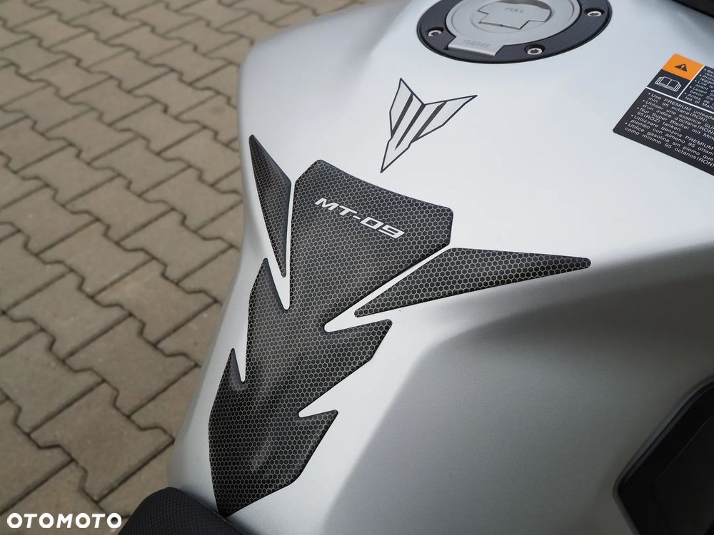Yamaha MT - 33