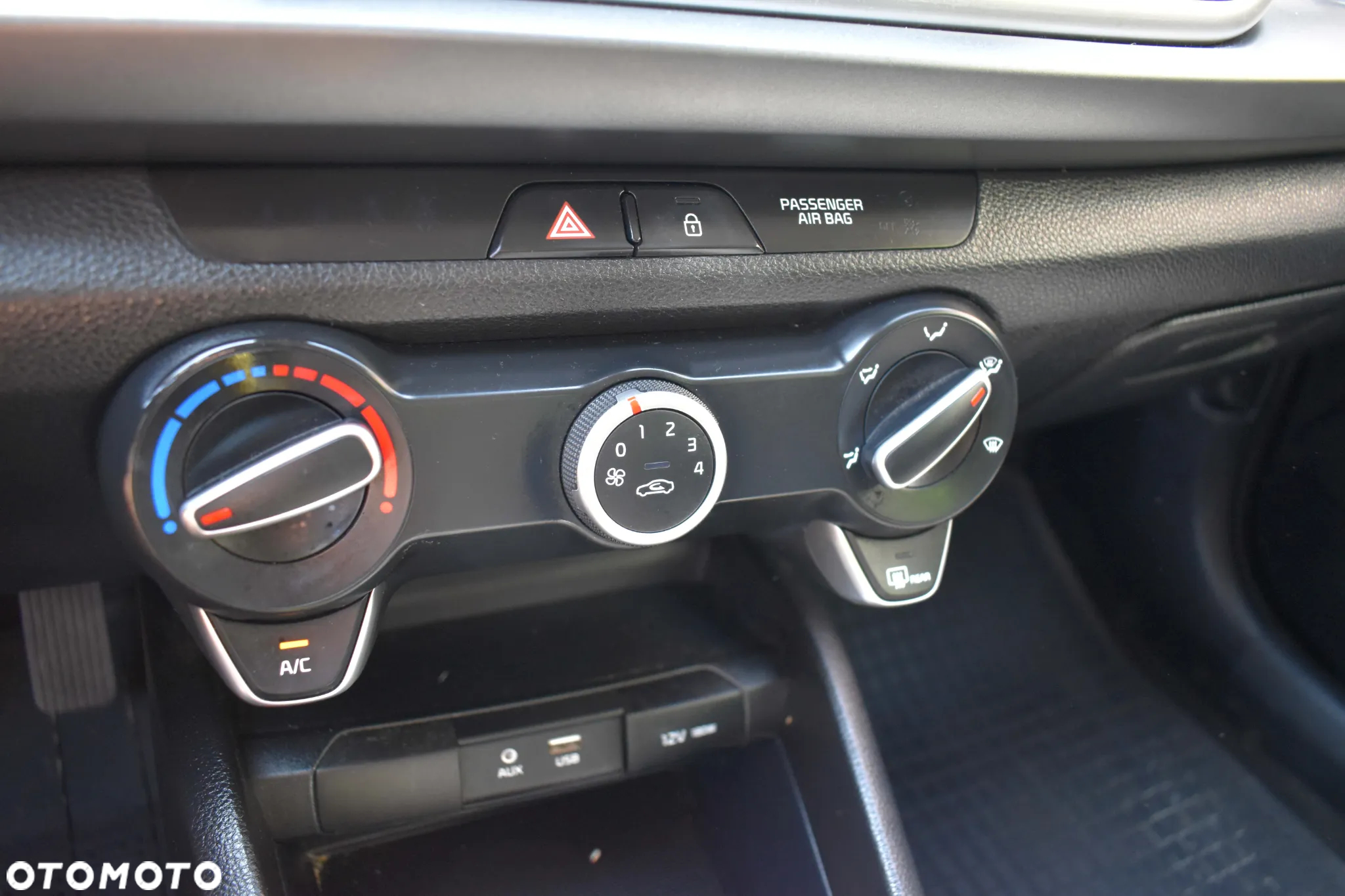 Kia Rio 1.2 L - 26